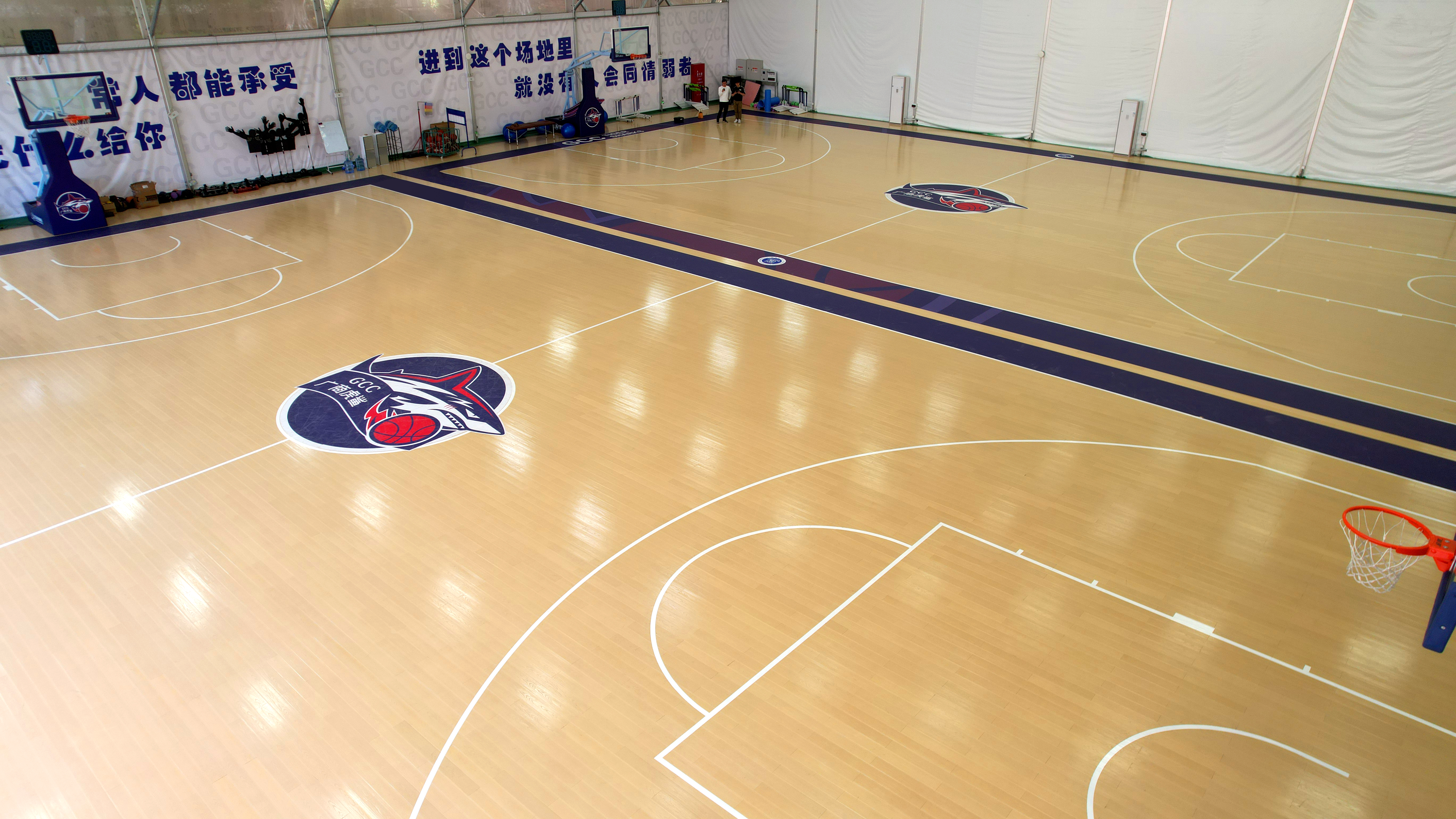 廣州商學院風雨球場